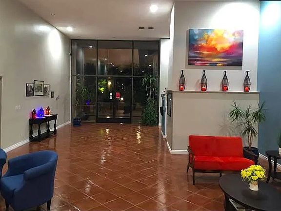 2nd image of 1401 Valley View Rd APT 129