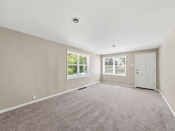 3rd image of 191 Bascom Dr