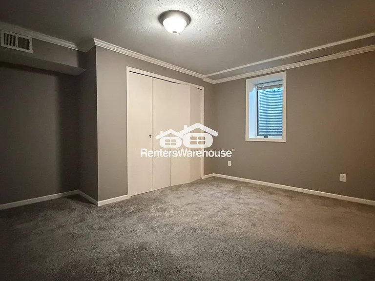 723 Tyler St NE — Photo 16