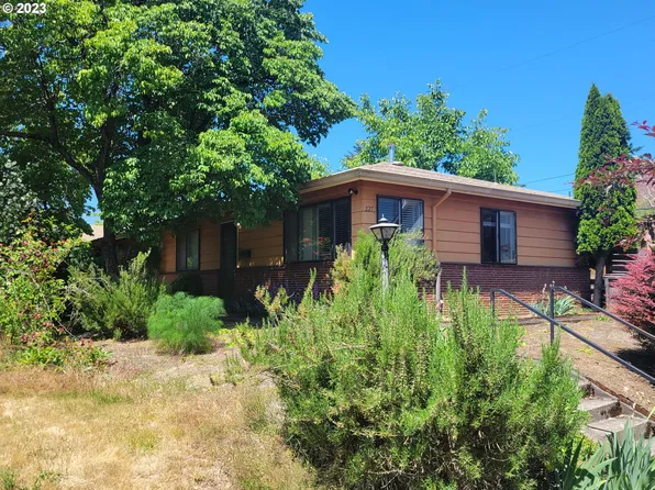223 NE 78th Ave, Portland, OR 97213