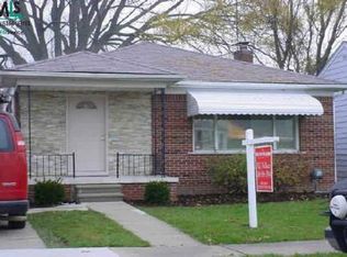 22150 S David Ave, Eastpointe, MI 48021