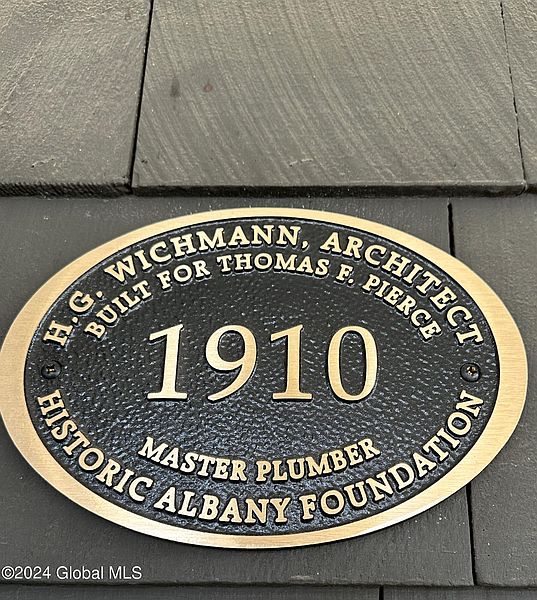 4th image of 157 Woodlawn Avenue