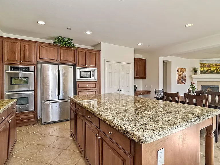 Black Granite Dr — Photo 8