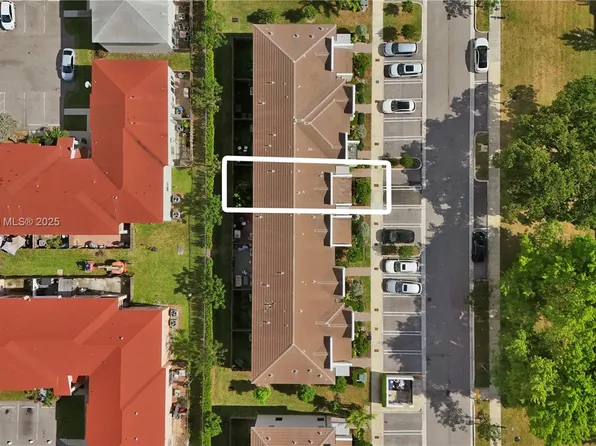 887 NE 211th St #887, Miami, FL 33179