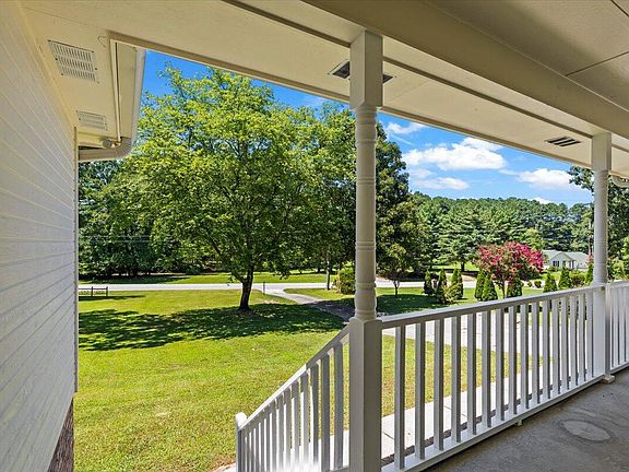 3rd image of 1339 Long Hollow Rd
