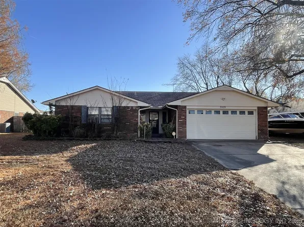 3009 Hilltop Ave, Muskogee, OK 74403