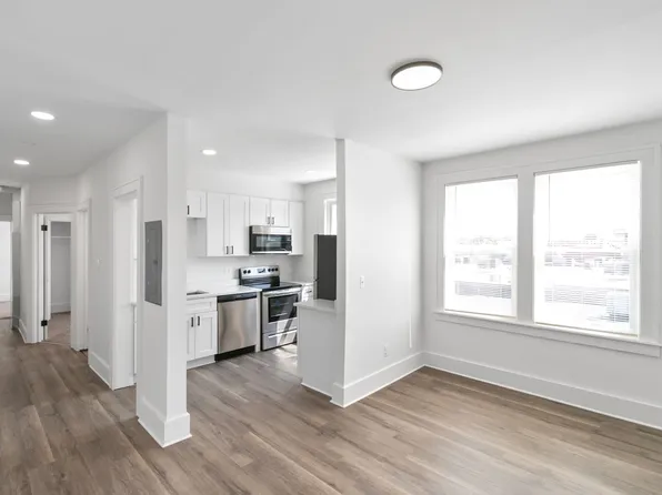 259 W Nine Mile Rd #303, Ferndale, MI 48220