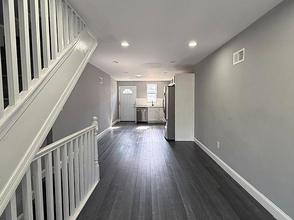 4th image of 1607 Race St