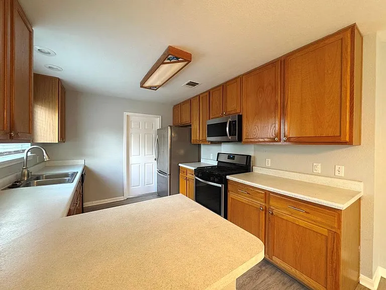 1009 Rutgers Dr — Photo 19