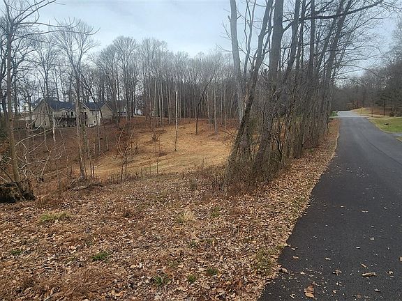 5th image of 95 Fisher Ln