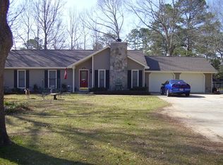 139 Hampton Ln, Leesburg, GA 31763