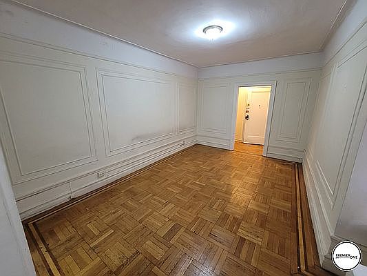 1st image of 10 Bennett Ave #3D
