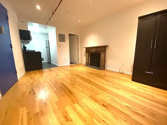 Rented by Bohemia Realty Group | media 6