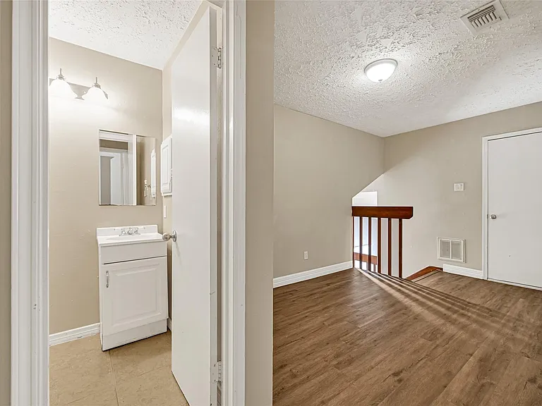 12322 Meadow Ridge Dr — Photo 24