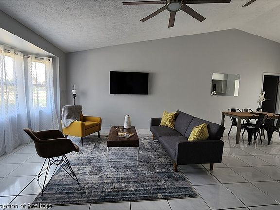 4th image of 4428 Mercado Dr