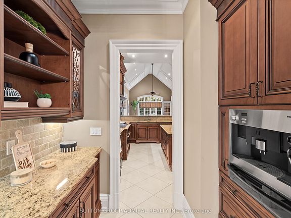 5th image of 155 Cooks Mill Cres
