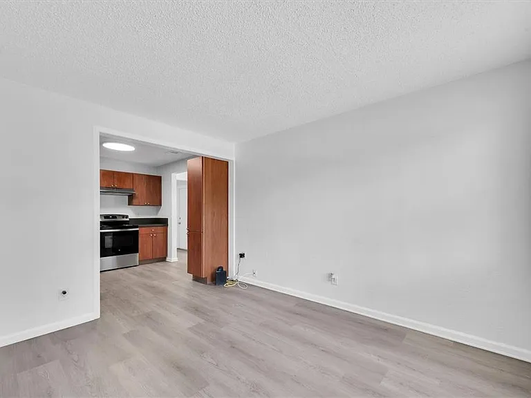 4421 11th Ave S — Photo 5