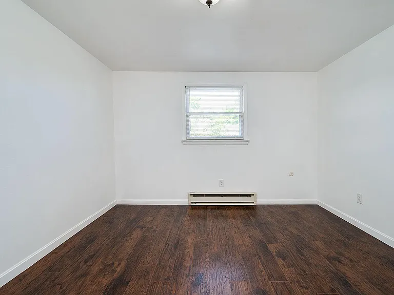 4 S Buttonwood St — Photo 12