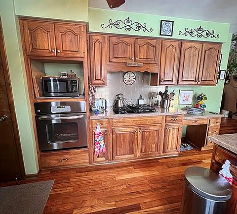 5th image of 207 N 16th Dr