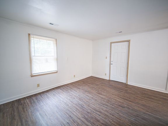 3rd image of 4315 E Lincoln St