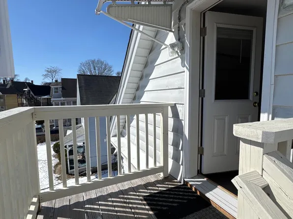 87 Hill St, Shelton, CT 06484