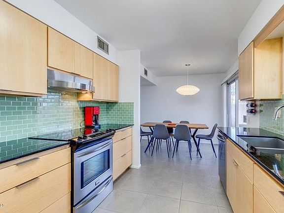 4th image of 11063 W Winchester Dr