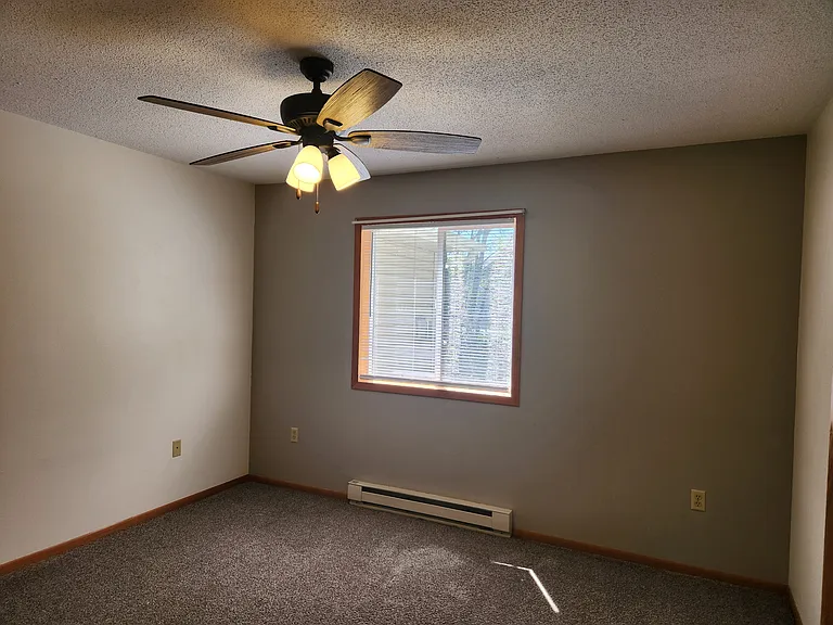 410-12 Twin Oak Dr #14 — Photo 5