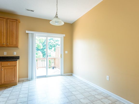4th image of 2313 Kendall Ln