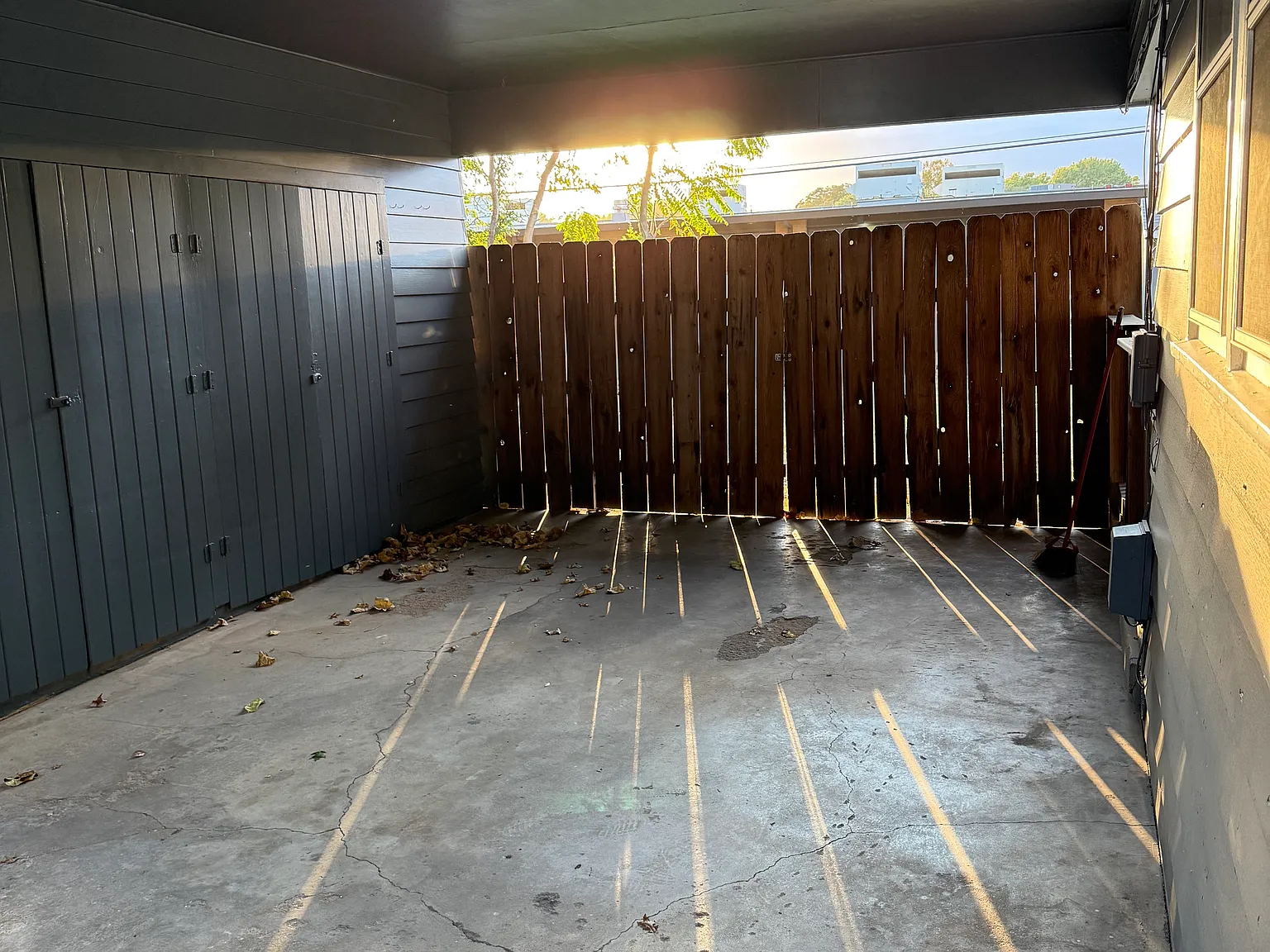 3 bed, 960 sqft, $1,300 — Photo 4