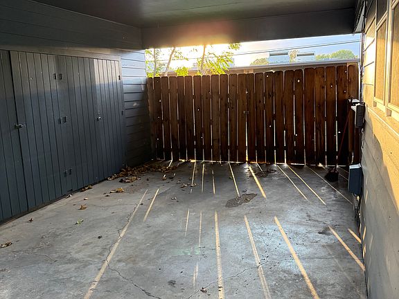 5th image of 615 S Riverview Ave