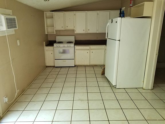 5th image of 451 Eleanor Ave APT 5