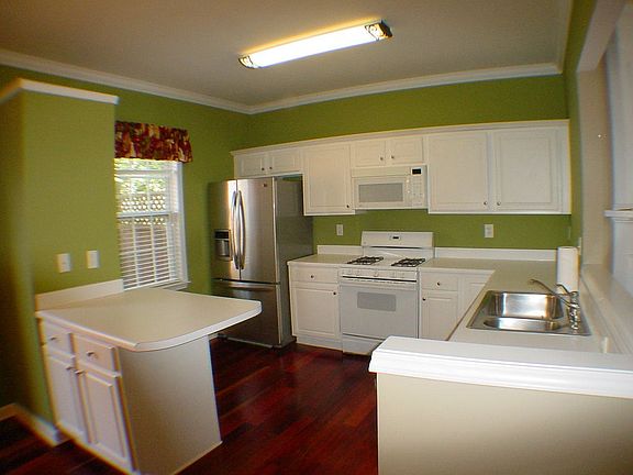 2nd image of 2373 Towneview Ct SE