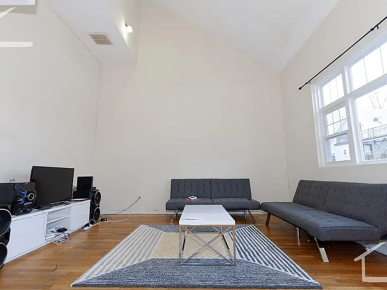 127 Glenville Ave #127 — Photo 3