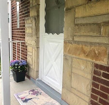 3rd image of 28 Kenwood Dr