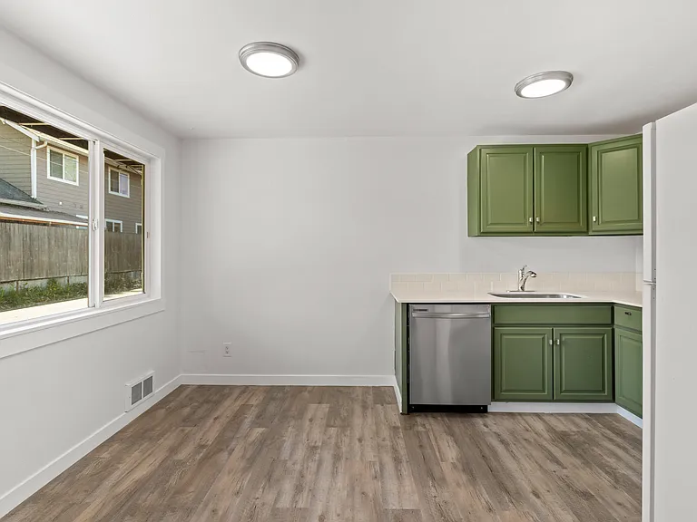 813 Woodford Ave N #3 — Photo 8