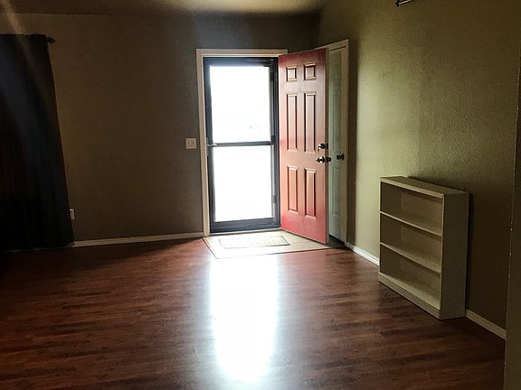 3rd image of 2550 Cedar Dr