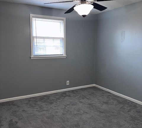 3rd image of 1134 Chapel Hill Cir