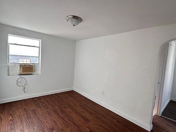 4th image of 3660 NW 20th Ave #4