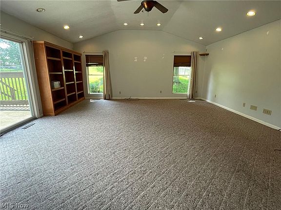 5th image of 11025 Sagebrush Ave NE