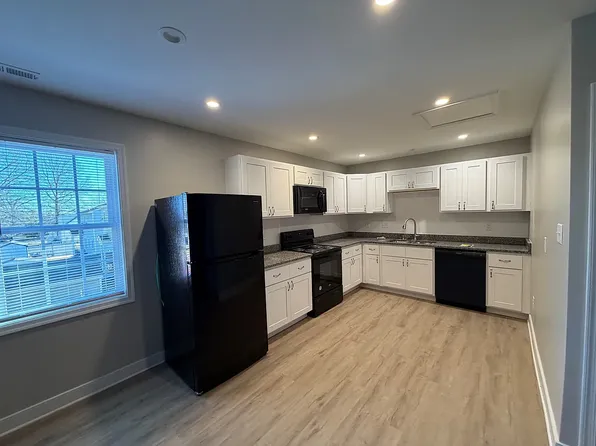 225 Plazaview Rd #D, Richmond, VA 23224