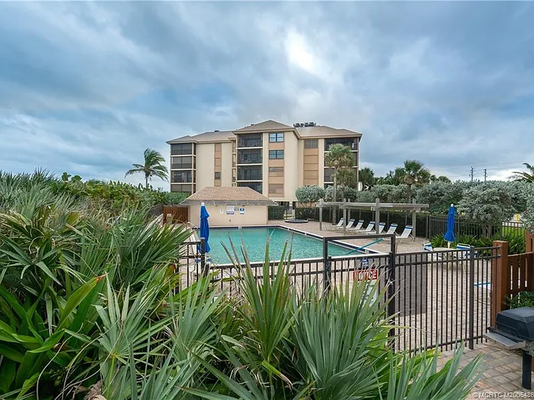 2641 NE Ocean Blvd #405 — Photo 13
