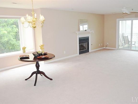 5th image of 715 Ivy Lake Dr
