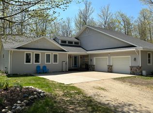 16517 Sugar Ridge Ln, Carp Lake, MI 49718