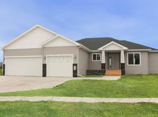 2640 7th St W, West Fargo, ND 58078