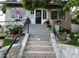 28 James Pl, Staten Island, NY 10305