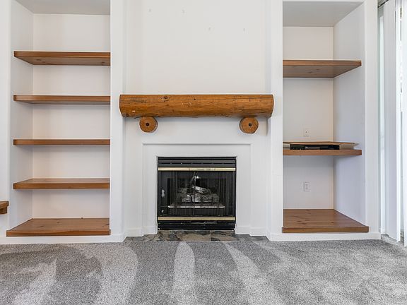 4th image of 1600 Pinebrook Blvd APT E1