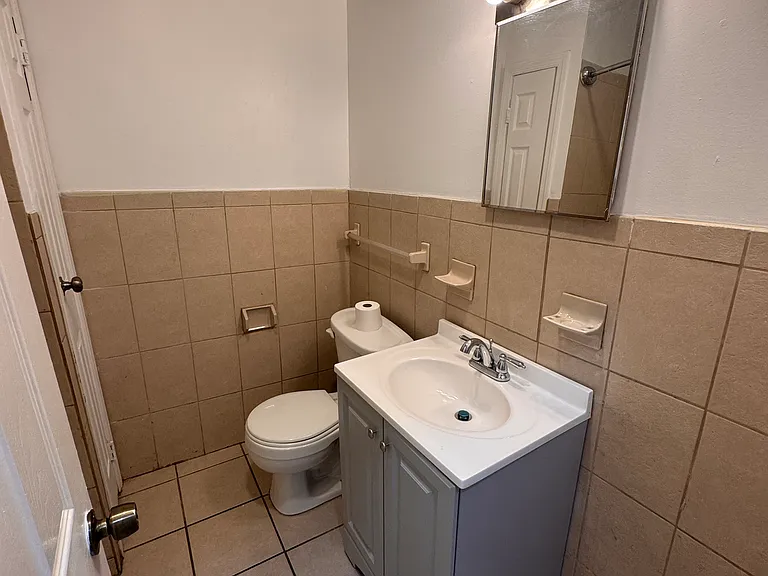 117 S 12th St #1 — Photo 9