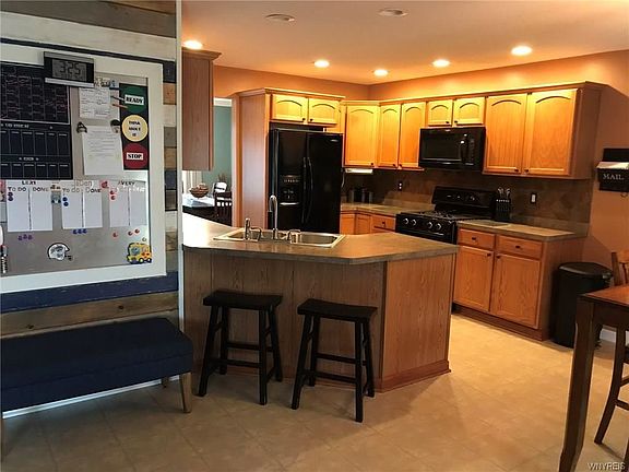 2nd image of 6505 Pincherry Way