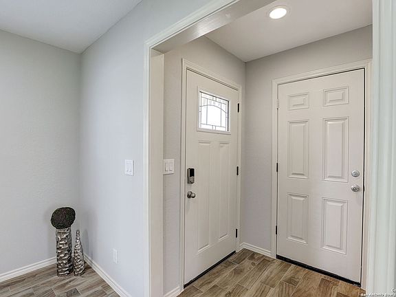 5th image of 315 OVERHILL DR