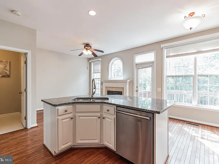 12876 Fair Valley Ct — Photo 9